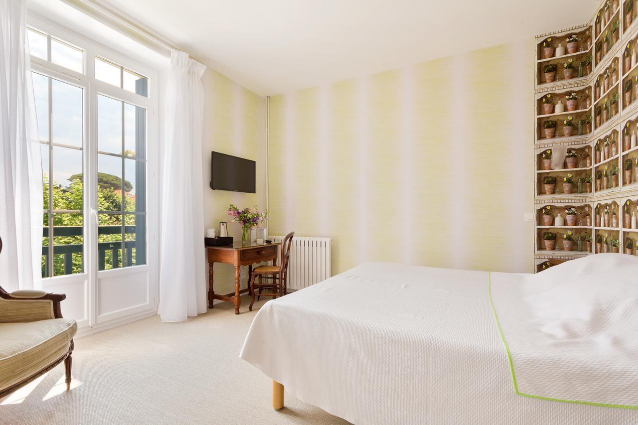 Hotel Les Goelands แซ็งฌองเดอลูซ ภายนอก รูปภาพ